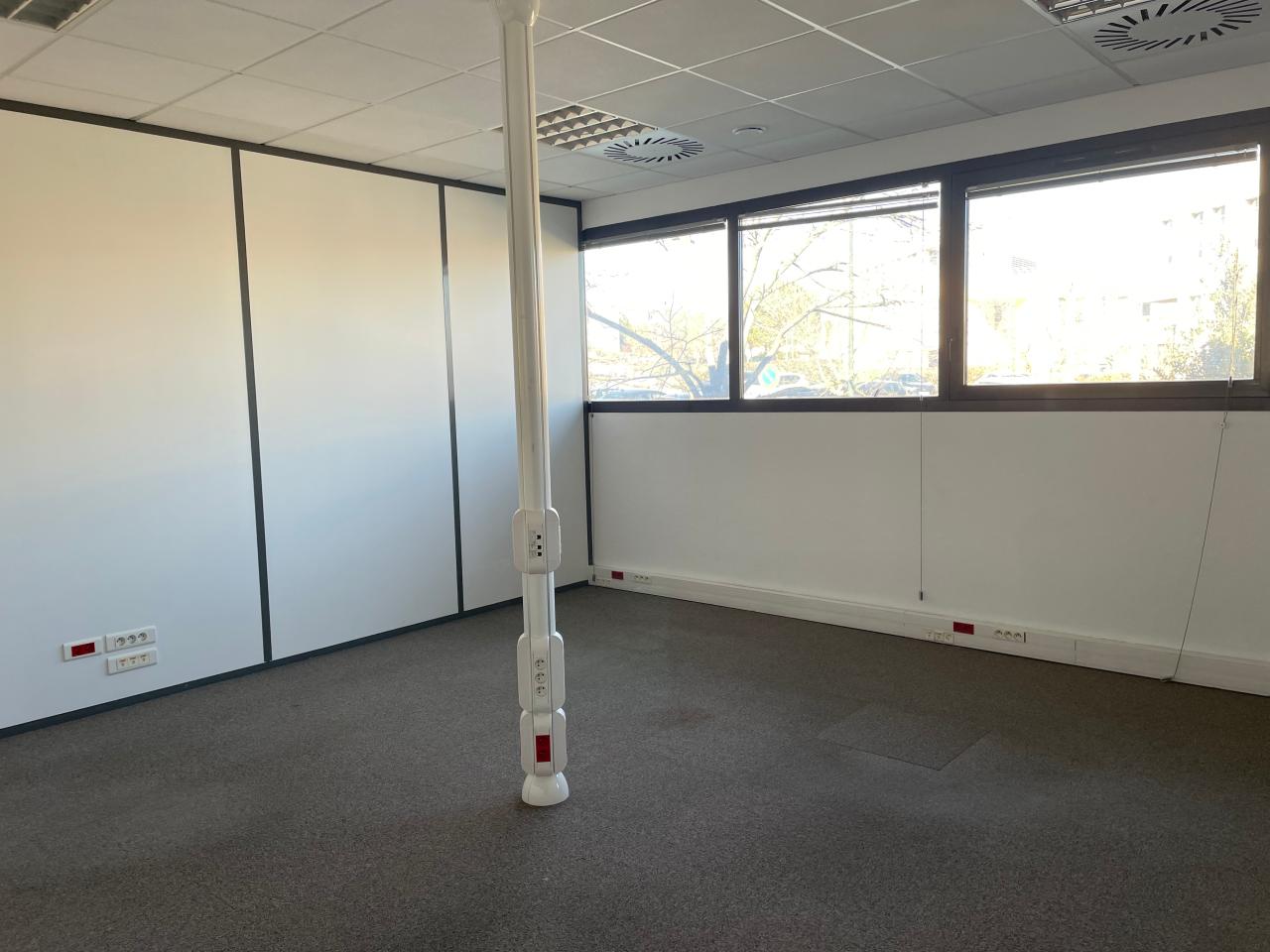 Bureau Aix-en-Provence 526m² Location bureau Aix-en-Provence Bouches-du-Rhône OLBUR2114931 2